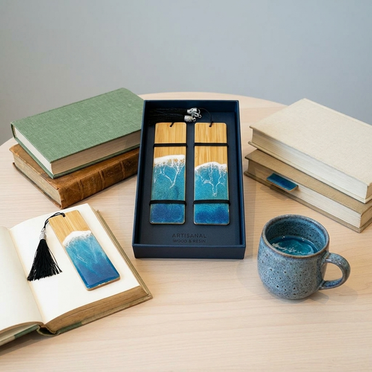 Scottish Wave Bookmark Gift Set – Wood &amp; Resin Bookmarks with Tassel, Boxed Pair of 2